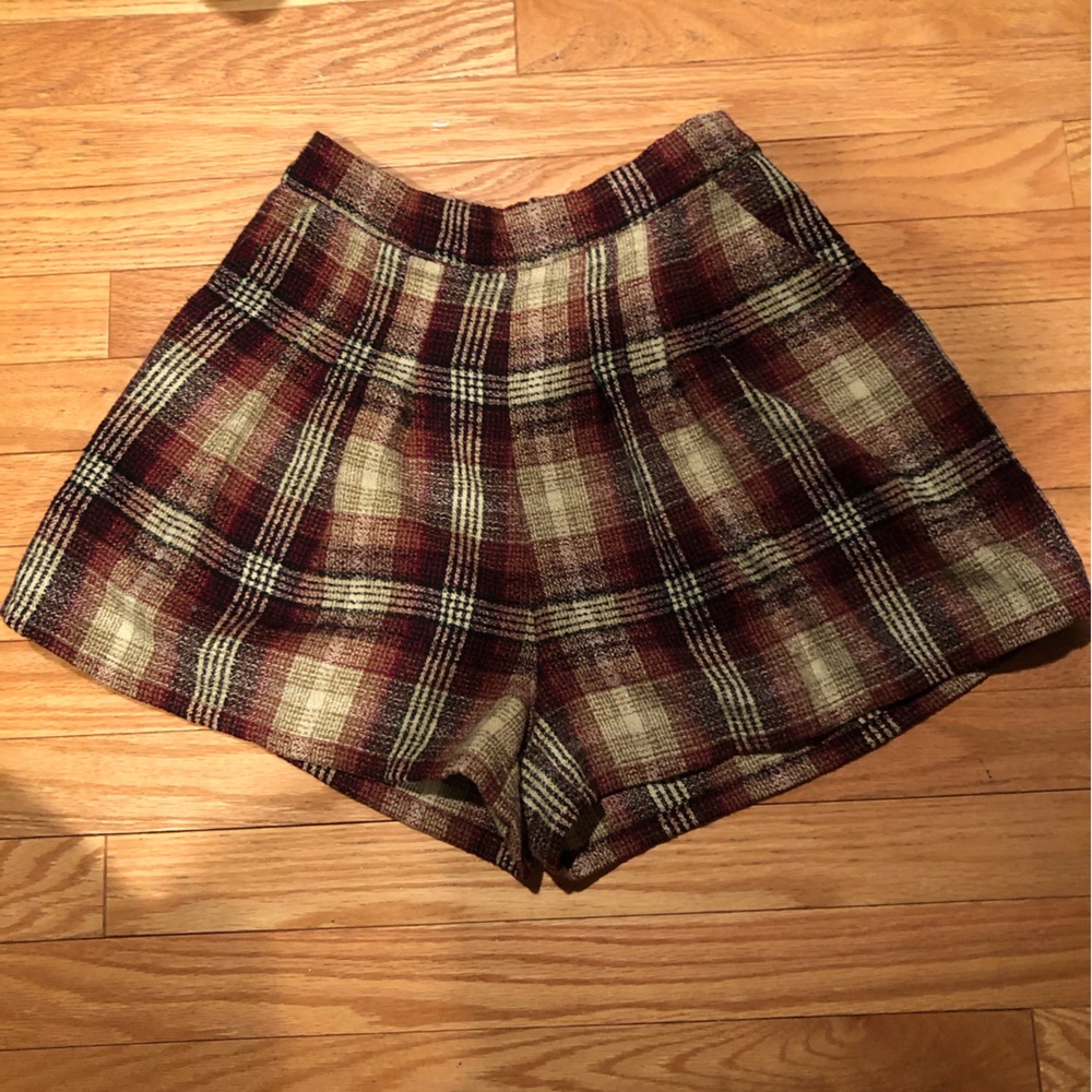 UNIF size S skort.